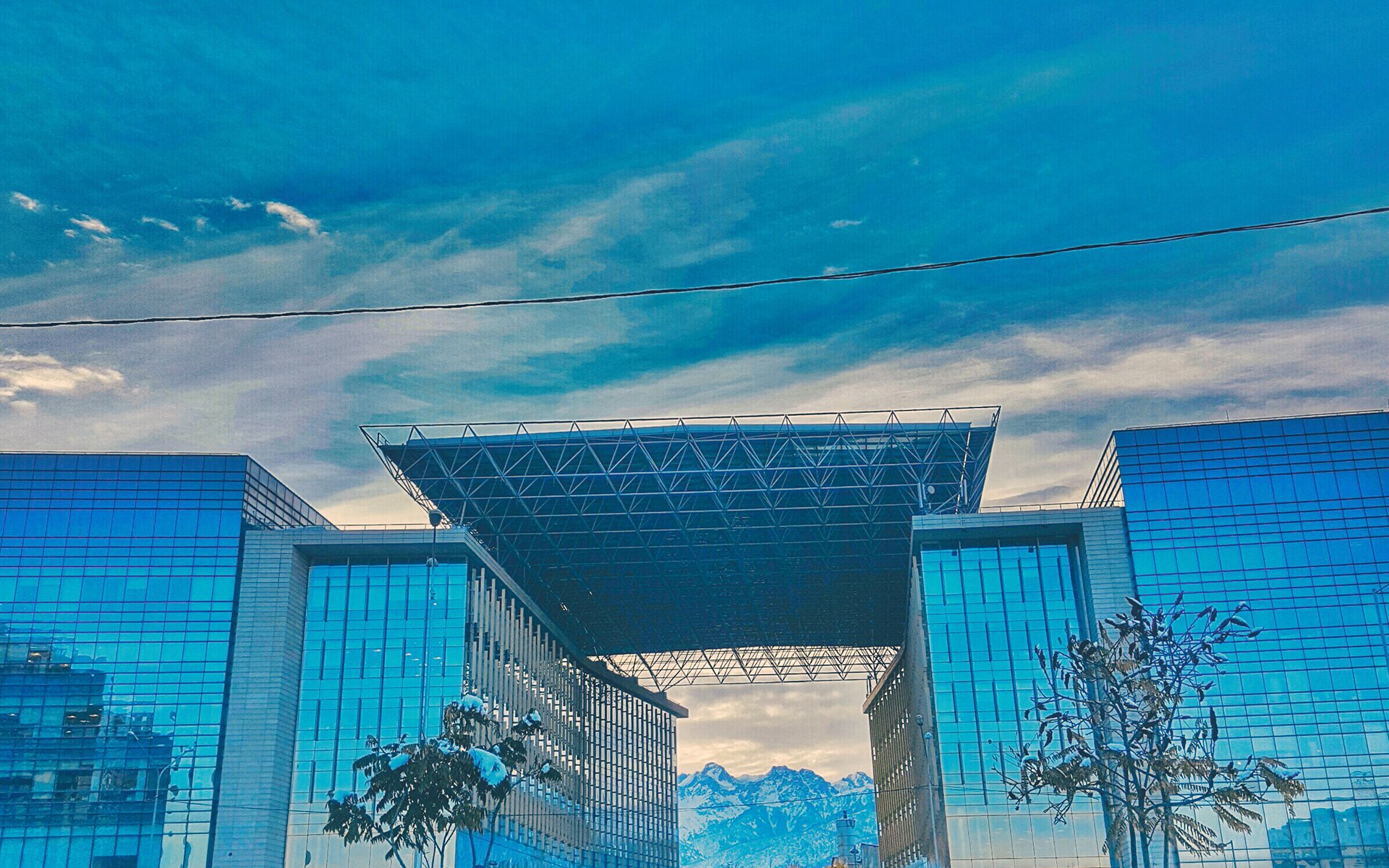 Our technology allows you to offer latest software to your possible customers! ksjdd